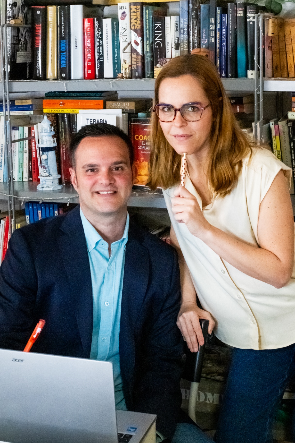 Laura y Miguel en el espacio de trabajo de Peta Redast